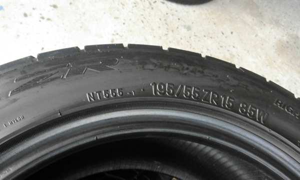 195/55R15  NITTO NT555 EXTREM ZR  ชุด 4 เส้น tel. 081-427-3941