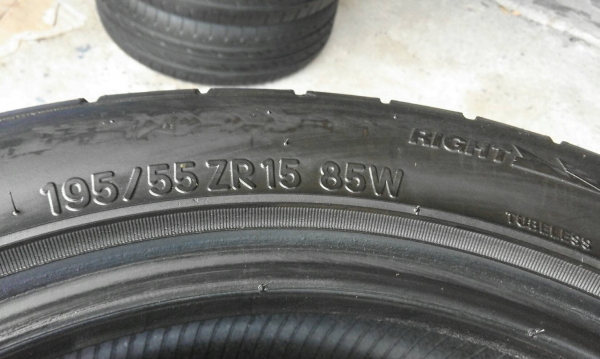 195/55R15  NITTO NT555 EXTREM ZR  ชุด 4 เส้น tel. 081-427-3941