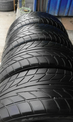 195/55R15  NITTO NT555 EXTREM ZR  ชุด 4 เส้น tel. 081-427-3941