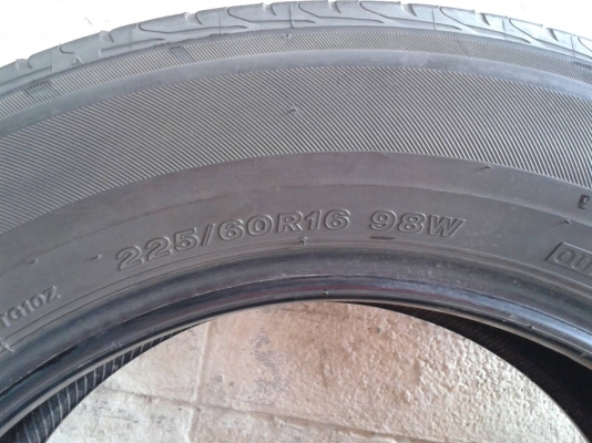 ยางบริสโตน 225 60 16 ปี15 คู่นี้ ราคา 1900 บาท
