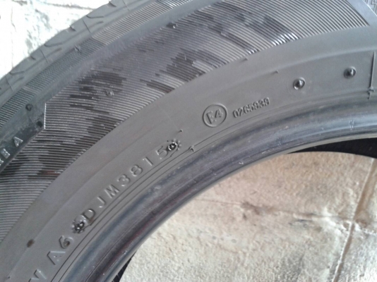 ยางบริสโตน 225 60 16 ปี15 คู่นี้ ราคา 1900 บาท