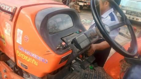 KUBOTA M7040