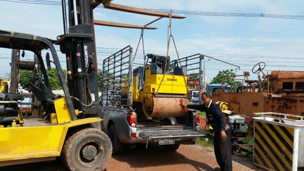 tractor-backhoe ได้จัดส่งรถบดดินเอวออ่นแบบนั่งขับน้ำหนักบดอัดสั่นสะเทือน2-3ตันไปลำพูน เรียบร้อยแล้วค tractor-backhoe ได้จัดส่งรถบดดินเอวออ่นแบบนั่งขับน้ำหนักบดอัดสั่นสะเทือน2-3ตันไปลำพูน เรียบร้อยแล้วค