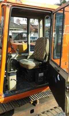 ต้องการขายรถขุดยี่ห้อ KOMATSU-PC60-5 รถนอกนำเข้าจากญี่ปุ่น