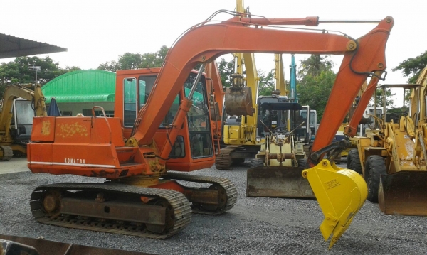 ต้องการขายรถขุดยี่ห้อ KOMATSU-PC60-5 รถนอกนำเข้าจากญี่ปุ่น