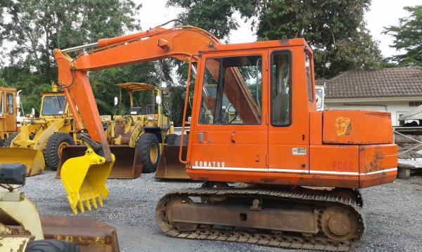 ต้องการขายรถขุดยี่ห้อ KOMATSU-PC60-5 รถนอกนำเข้าจากญี่ปุ่น