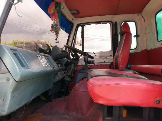 ขายหัวลาก ร็อกกี้240แรง รถสวยสภาพดี พร้อมใช้งาน เอกสารเล่มทะเบียนพร้อมโอน ราคา570,000 สนใจโทร 090-8588220คุณนะ 093-3258446คุณบิว หรือเข้าดูสินค้าอื่นๆได้ที่ www.narong2truck.com หรือ www.truck.in.th/498 หรือเพจFacebook ณรงค์ ซื้อขายรถมือสอง (เว็บไซต์ส่วนต