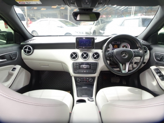 BENZ A-CLASS A180 W176 1.6 BlueEFFICIENCY AT ปี2014