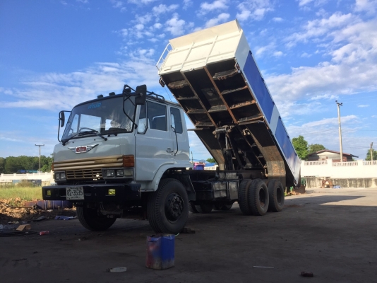 ขายรถ 10 ล้อ 2 เพลา กระบะเนียมดั้ม HINO ซูโม่227 วางเครื่อง P11C-320แรง มีระบบลากลูก ราคา.750000 สนใจรีบจองด่วน