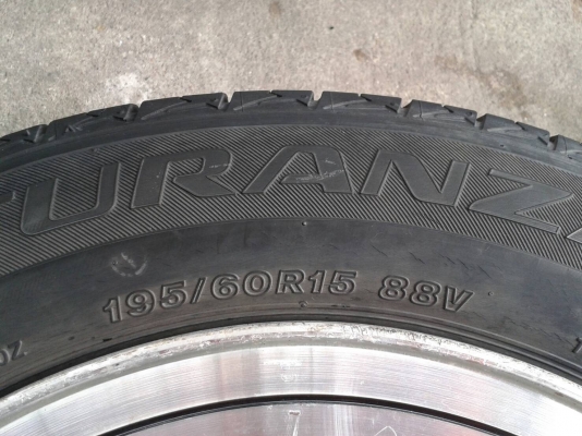 ล้อเอนไก ขอบ15นิ้ว6รู พร้อมยาง ชุดนี้ ราคา 5500 บาท