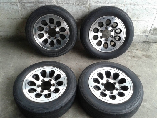 ล้อเอนไก ขอบ15นิ้ว6รู พร้อมยาง ชุดนี้ ราคา 5500 บาท
