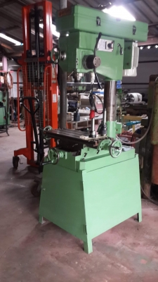 ขายครับขายเครื่อง มิลลิ่ง &amp; เจาะ โอโต้ เรียว mos no.4 - สามารถใช้เจาะได้ถึง 2" เหมาะกับงานเจาะแบบหนักๆ มีโอโต้ เจาะ อัตตราการป้อนกิน 0.05 - 0.15 /rpm. -ระยะสไลด์ X,Y = 250&times;500 แน่น นิ่ม แกน Z สูง 45 CM. -รอบควาทเร็ว 55 - 2070 rpm. 12 ระดับ