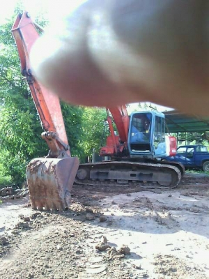 ขายรถแบคโฮ ฮิตาชิEX200_3 ไฟฟ้าเต็มมีเล่มทะเบียนสภาพดี