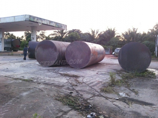 ถังน้ำ มี 5 ใบ  เดิมเป็นถังน้ำมันของบางจาก สเป็กบางจาก  อย่างหนา สภาพดีเยี่ยม  ขนาด ยาว 6.20 เมตร สูง 2 เมตร  บรรจุได้ 22,000 ลิตร