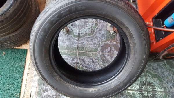 ขายยาง235/60/17 ปี 13 MAXXIS 4 เส้น