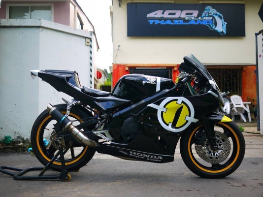 ขาย Honda Cbr400 พร้อมทะเบียนแท้ แฟริ่ง Rc212 รถสวย สีใหม่เพิ่งทำมา เครื่องสดๆ พร้อมท่อสูตรลั่นๆ