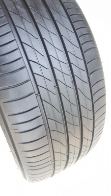 ขายยาง225/50/17 ปี 3415 MICHERLIN 3ST 4 เส้น