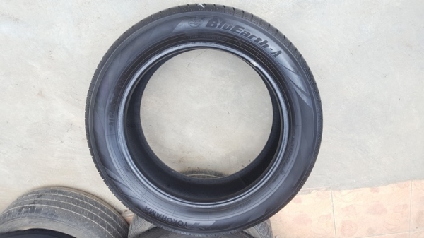 ขายยาง215/55/17 ปี 14 YOKOHAMA BluEurth-1 2 เส้น ขายยาง215/55/17 ปี 14 YOKOHAMA BluEurth-1 2 เส้น