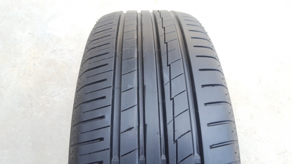 ขายยาง215/55/17 ปี 14 YOKOHAMA BluEurth-1 2 เส้น ขายยาง215/55/17 ปี 14 YOKOHAMA BluEurth-1 2 เส้น