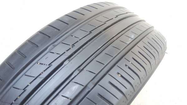 ขายยาง205/45/17 ปี 3314 YOKOHAMA BluEurth-1 2 เส้น