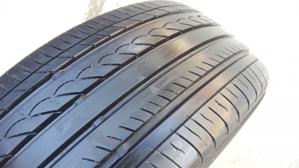 ขายยาง215/55/17 ปี 2115 YOKOHAMA dB 2 เส้น