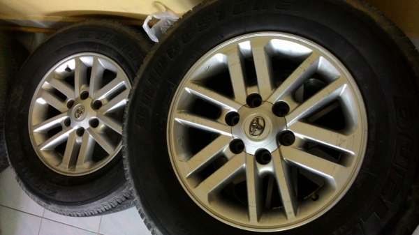 ขายแม็กซ์ BMC ขอบ 17 พร้อมยาง 6,500 แบ่งกันใช้ครับสนใจต่รองราคาได้ครับ