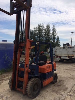 forklift Toyota FDL20 forklift Toyota FDL20