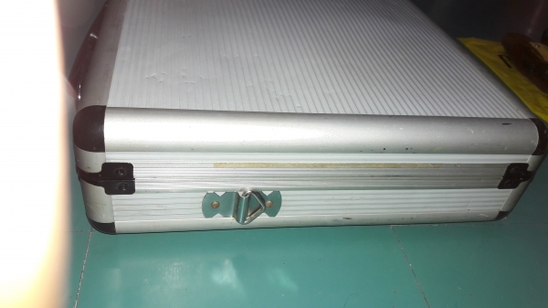 ขายกระเป๋าอลูมิเนียมใส่เครื่องใส่ของใช้ได้ขนาดใหญ่มือสองสภาพดี