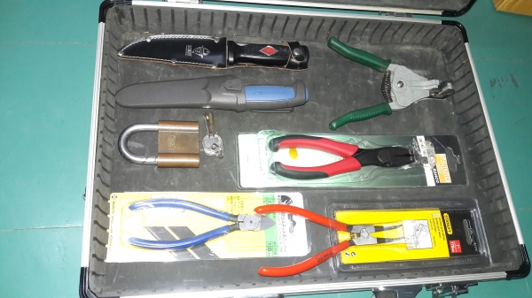 ขายกระเป๋าอลูมิเนียมใส่เครื่องใส่ของใช้ได้ขนาดใหญ่มือสองสภาพดี