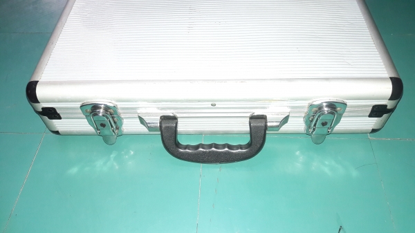 ขายกระเป๋าอลูมิเนียมใส่เครื่องใส่ของใช้ได้ขนาดใหญ่มือสองสภาพดี