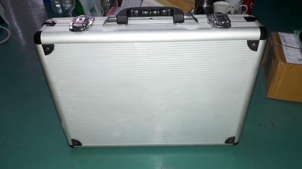 ขายกระเป๋าอลูมิเนียมใส่เครื่องใส่ของใช้ได้ขนาดใหญ่มือสองสภาพดี