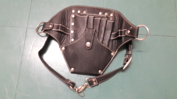 ขายกระเป๋าหนังใส่เครื่องมือช่างงานดีงานเก่าเก็บสวย ขายกระเป๋าหนังใส่เครื่องมือช่างงานดีงานเก่าเก็บสวย