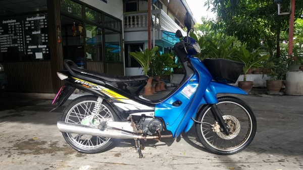 HONDA WAVE 100S รุ่นไมล์ลาย 9,900 บาท