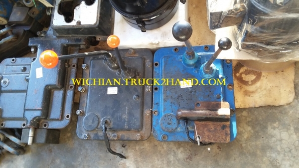 ขายแล้วฝาเกียร์รถไถฟอร์ดNH6640 ฝาแท้เก่านอกสภาพสวยมาก ปลายเกียร์สวยเต็ม