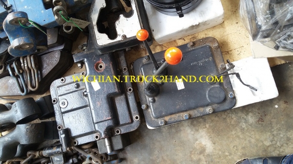 ขายแล้วฝาเกียร์รถไถฟอร์ดNH6640 ฝาแท้เก่านอกสภาพสวยมาก ปลายเกียร์สวยเต็ม