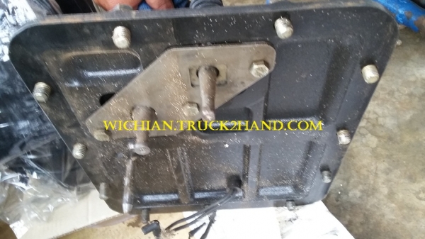 ขายแล้วฝาเกียร์รถไถฟอร์ดNH6640 ฝาแท้เก่านอกสภาพสวยมาก ปลายเกียร์สวยเต็ม