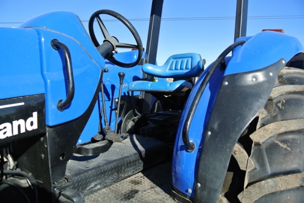 ขายฝาเกียร์ข้างรถไถฟอร์ด รุ่น TB110  TS90 ฝาแท้ติดรถเกียร์ธรรมดา8X2 สภาพสวยมากพร้อมใส่ใช้งานได้เลย