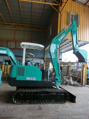 ขายด่วน KOBELCO SK032 ระบบไว เครื่องสวย รถเก่านอกแท้ญี่ปุ่น มีเอกสารใบอินวอยและใบซื้อขาย
