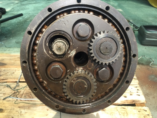 ขายมอเตอร์ตัวเดินPC120-6 ขายตามสภาพมี2ตัวขายคู่ละ75000บาท ขายมอเตอร์ตัวเดินPC120-6 ขายตามสภาพมี2ตัวขายคู่ละ75000บาท