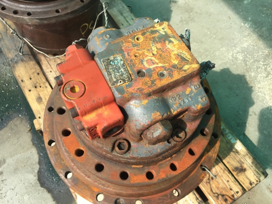 ขายมอเตอร์ตัวเดินPC120-6 ขายตามสภาพมี2ตัวขายคู่ละ75000บาท ขายมอเตอร์ตัวเดินPC120-6 ขายตามสภาพมี2ตัวขายคู่ละ75000บาท