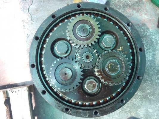 ขายมอเตอร์ตัวเดินPC120-6 ขายตามสภาพมี2ตัวขายคู่ละ75000บาท ขายมอเตอร์ตัวเดินPC120-6 ขายตามสภาพมี2ตัวขายคู่ละ75000บาท