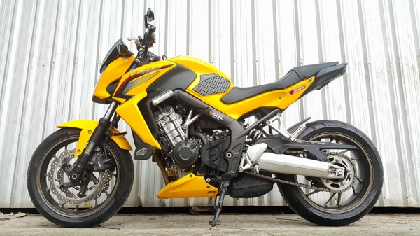 CB650F 2015 รถสวยพร้อมใช้ มีประกันถัยชั้น1 ราคาต่อรองได้ครับ CB650F 2015 รถสวยพร้อมใช้ มีประกันถัยชั้น1 ราคาต่อรองได้ครับ