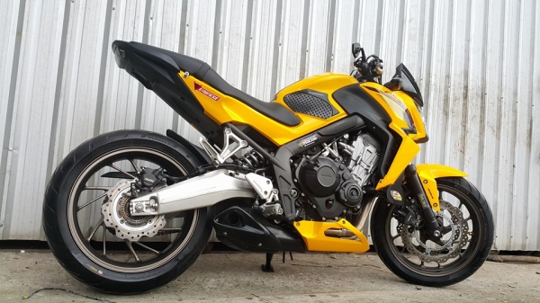 CB650F 2015 รถสวยพร้อมใช้ มีประกันถัยชั้น1 ราคาต่อรองได้ครับ CB650F 2015 รถสวยพร้อมใช้ มีประกันถัยชั้น1 ราคาต่อรองได้ครับ