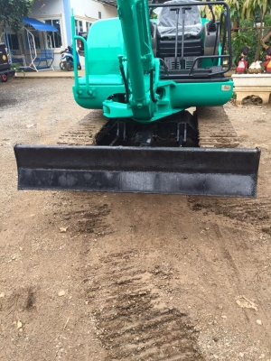 ขายรถขุดแบคโฮ KOMATSU Pc30-7E  ขนาด 30   รถเก่านอกแท้ 100\% (คอลโทลสั้น ปั๊มนิ้ว แทรคเหล็ก) เครื่องแน่น ปั๊มแรง ระบบไว รถพร้อมใช้งาน