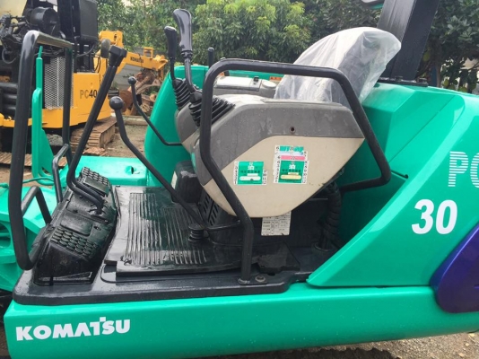 ขายรถขุดแบคโฮ KOMATSU Pc30-7E  ขนาด 30   รถเก่านอกแท้ 100\% (คอลโทลสั้น ปั๊มนิ้ว แทรคเหล็ก) เครื่องแน่น ปั๊มแรง ระบบไว รถพร้อมใช้งาน
