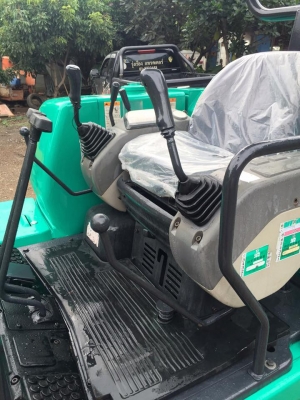 ขายรถขุดแบคโฮ KOMATSU Pc30-7E  ขนาด 30   รถเก่านอกแท้ 100\% (คอลโทลสั้น ปั๊มนิ้ว แทรคเหล็ก) เครื่องแน่น ปั๊มแรง ระบบไว รถพร้อมใช้งาน