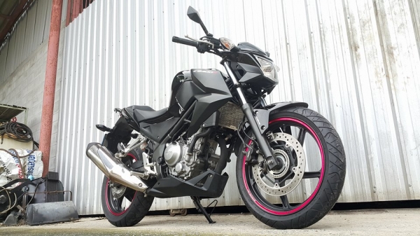 CB300f 2015 รถบ้านใช้งานน้อย สวยมาก ราคาต่อรองได้ CB300f 2015 รถบ้านใช้งานน้อย สวยมาก ราคาต่อรองได้