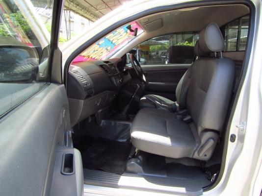 TOYOTA VIGO 2.7CAB CNG ปี2014