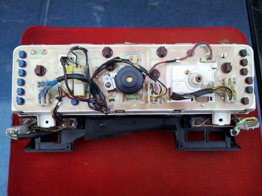 เรือนไมล์เบนซินพร้อมกรอบจอเหลี่ยม NISSAN TERRANO 1  แท้ญี่ปุ่น