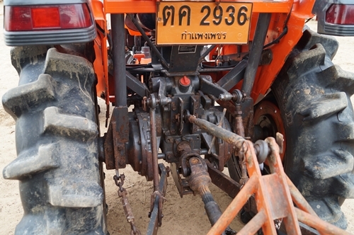 ขายรถไถ KUBOTA L2808 สภาพเดิม ๆ ใช้งานน้อยมาก